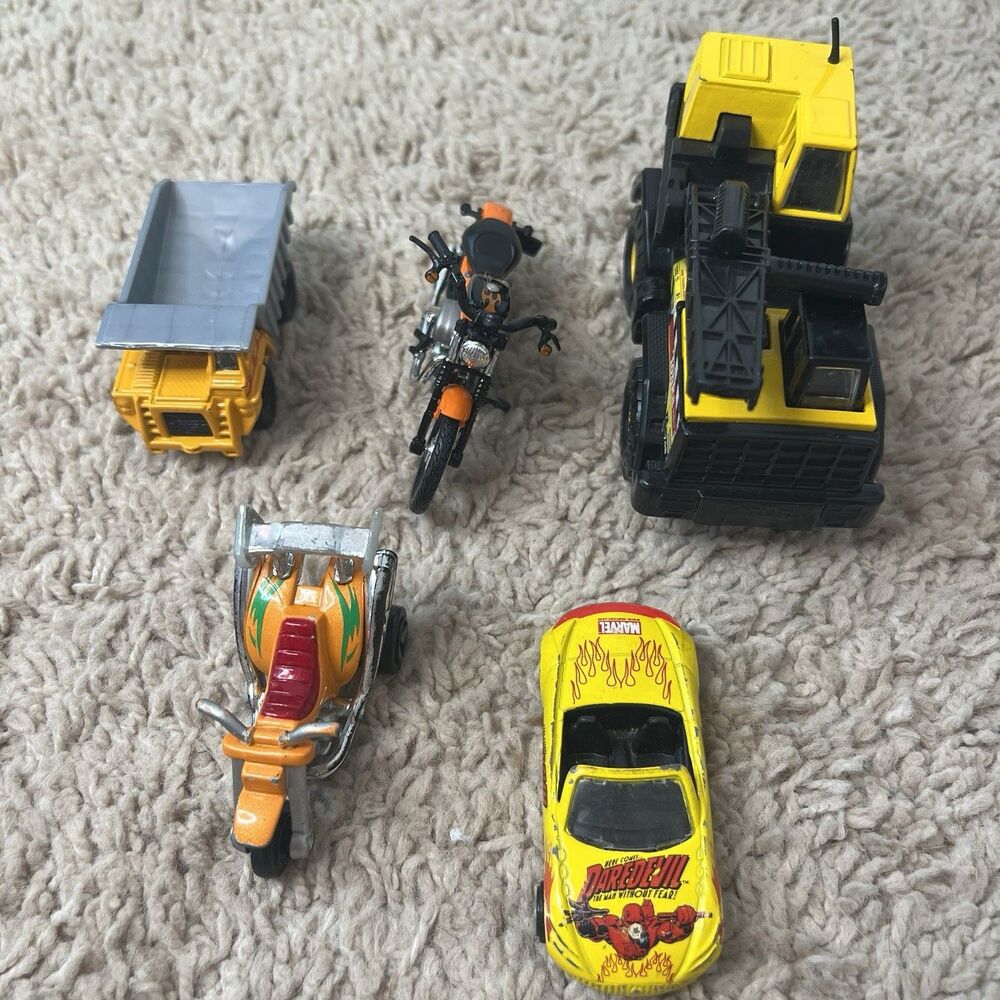 Maisto 2001 Buick Bengal Concept Marvel Daredevil 2002 Car Plus Toy Vehicle Lot